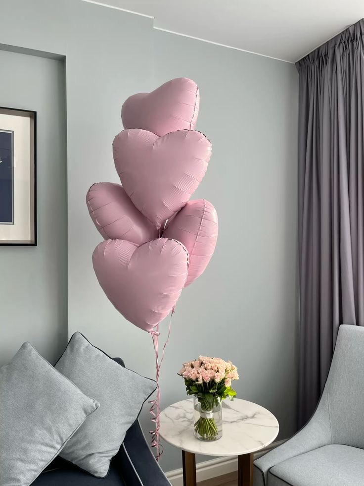 Фонтан из нежно-розовых сердец