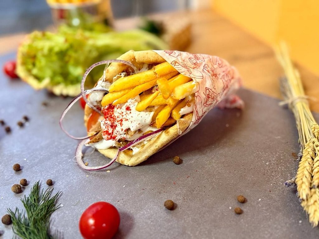 Гиро в лепёшке курица