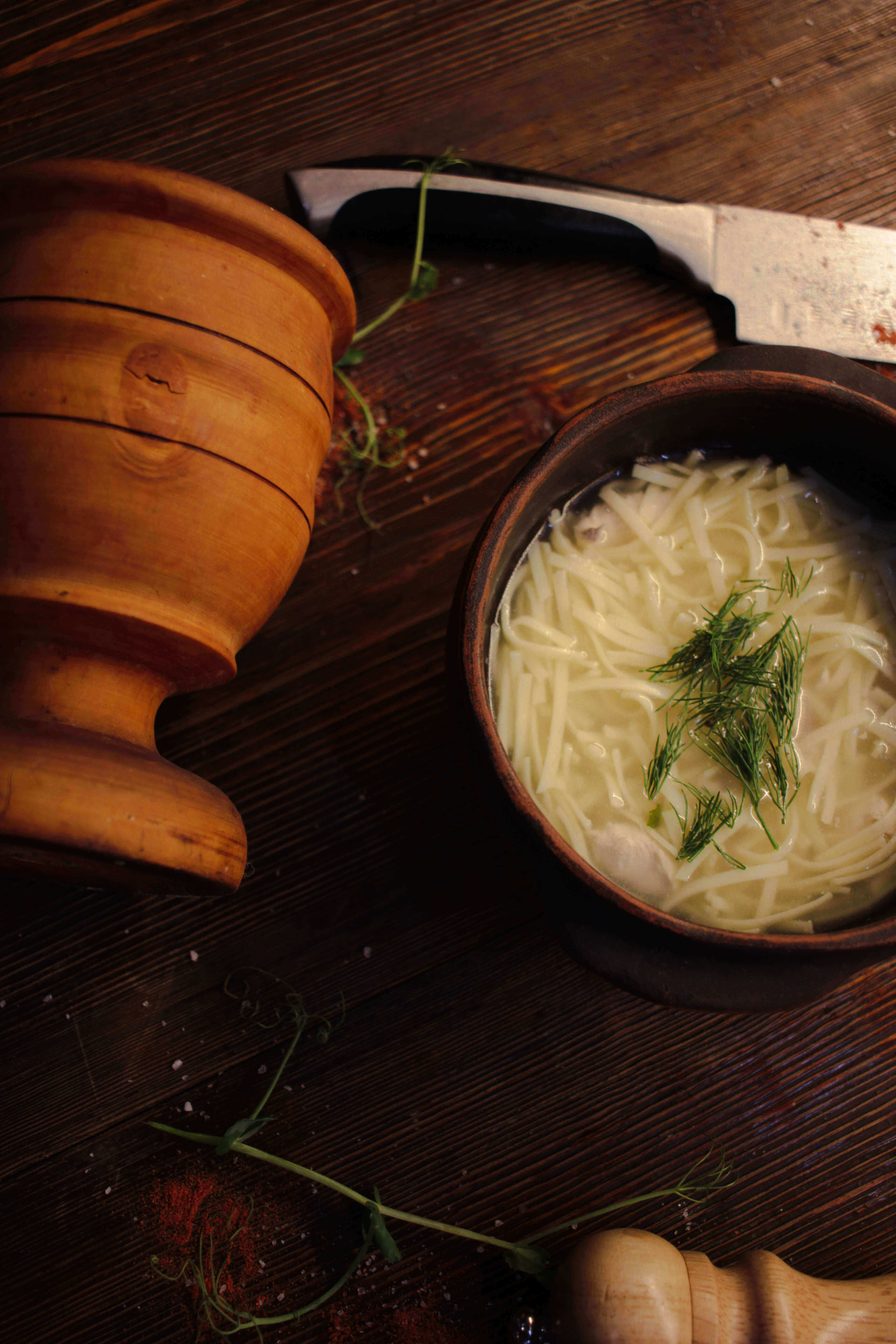 Бульон с куринной лапшой