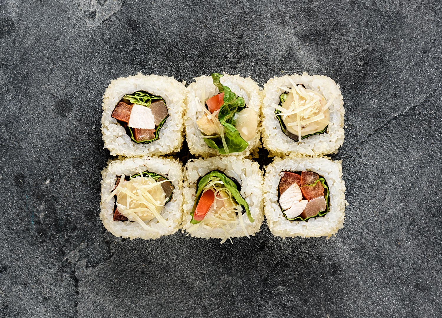 Цезарь с курицей ролл