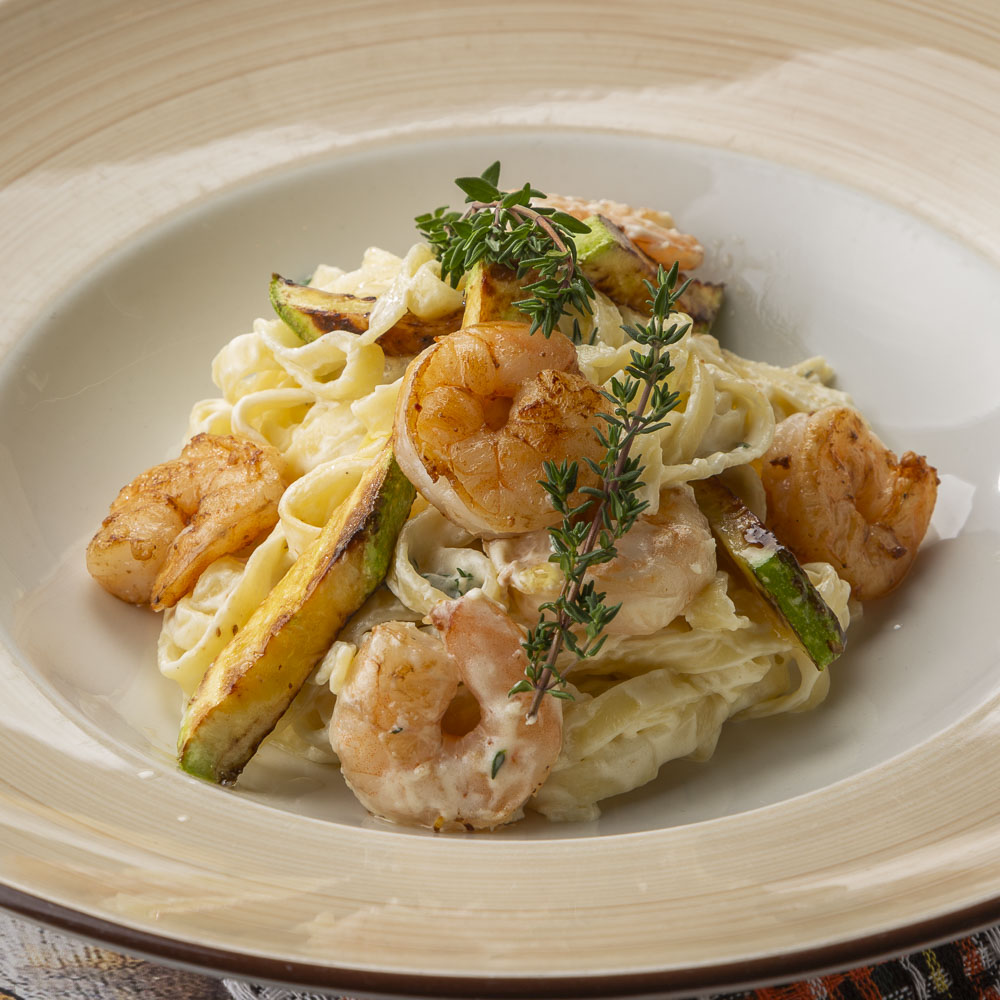 Тальятелле с креветками и цукини