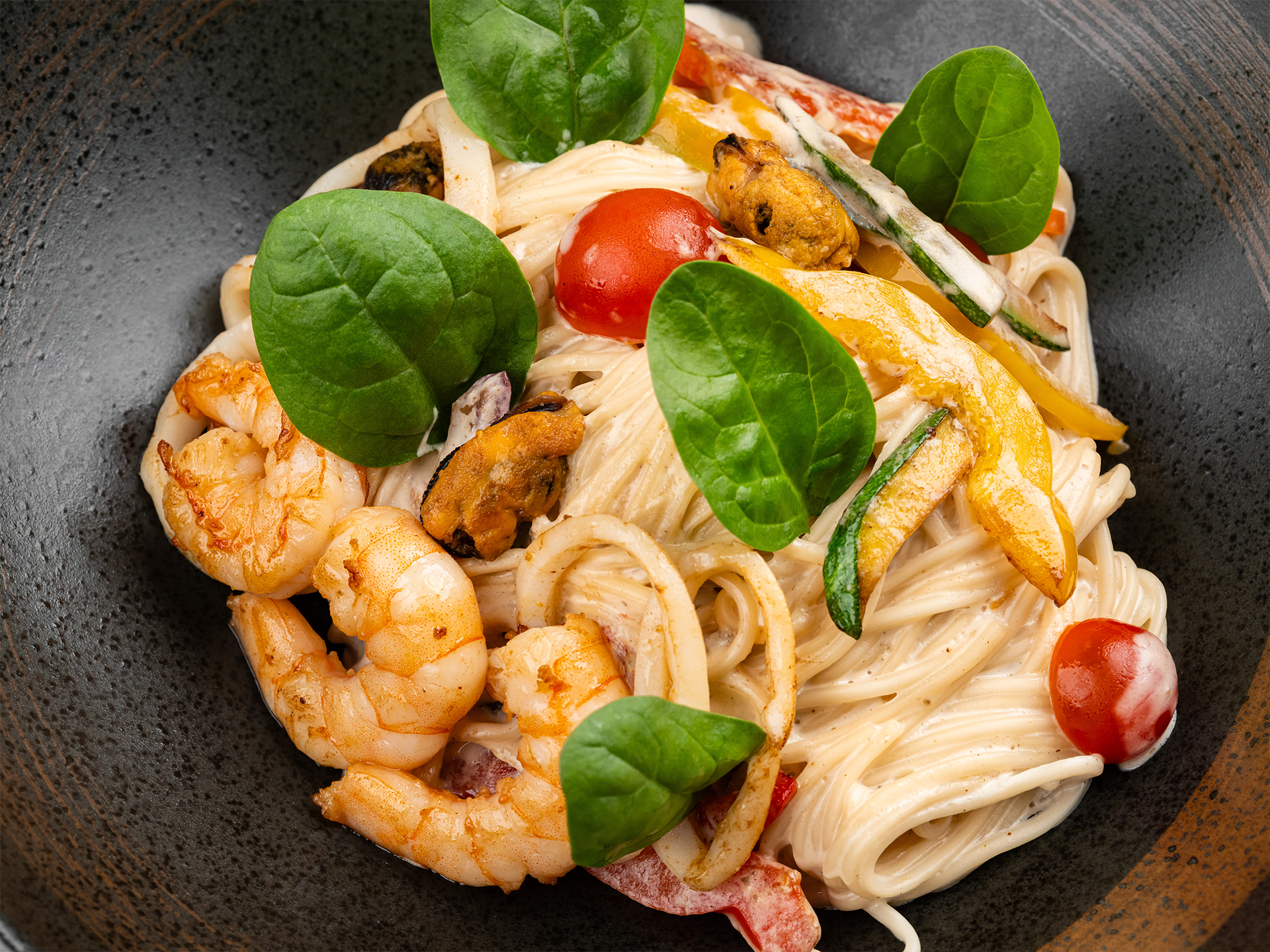 Яичная лапша с морепродуктами