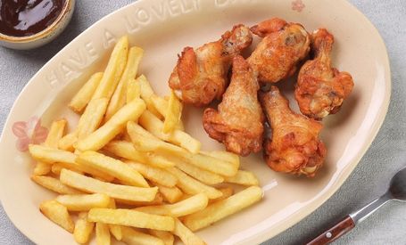 Крылья барбекю с картофелем фри