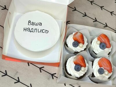 Набор десертов Бенто торт и капкейки