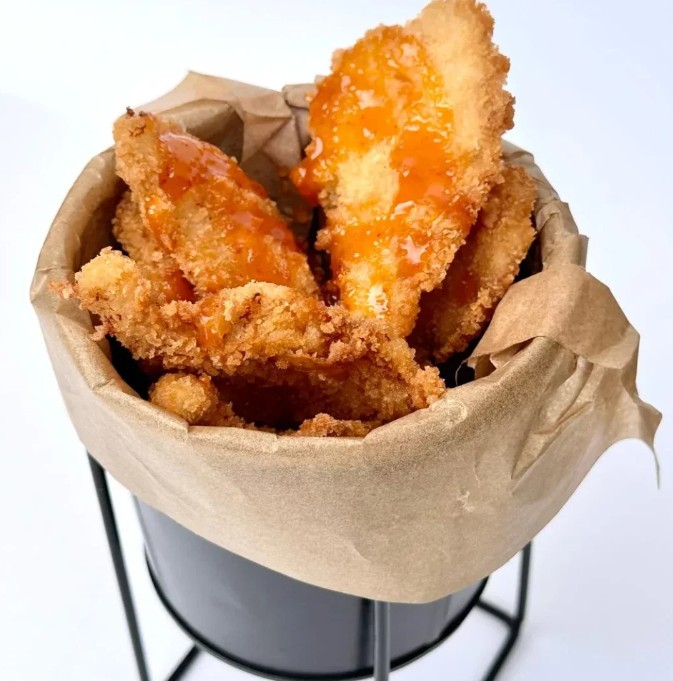 Куриные стрипсы с соусом манго-чили