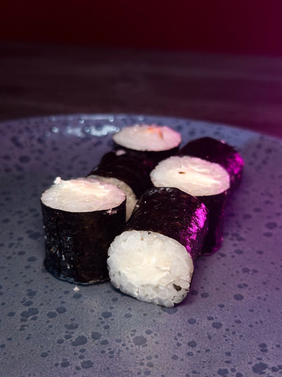 Классический ролл со сливочным сыром