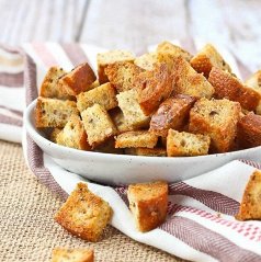 Сухарики чесночные