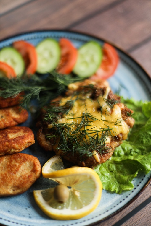 Куриная отбивная с сыром
