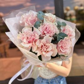 Пинк Мондиал с эвкалиптом