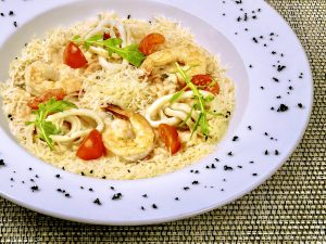 Ризотто с корол. креветками и кальмарами