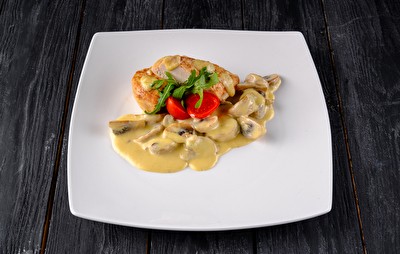 Куриное филе с грибами 300 гр.