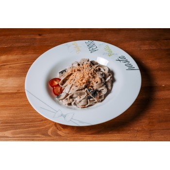 Паста с курицей и грибами