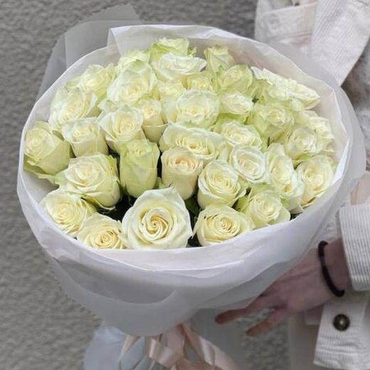 Букет из 51 белой кенийской розы