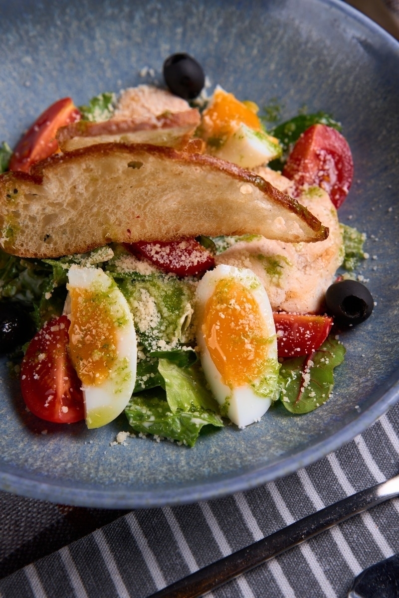 Цезарь с курицей