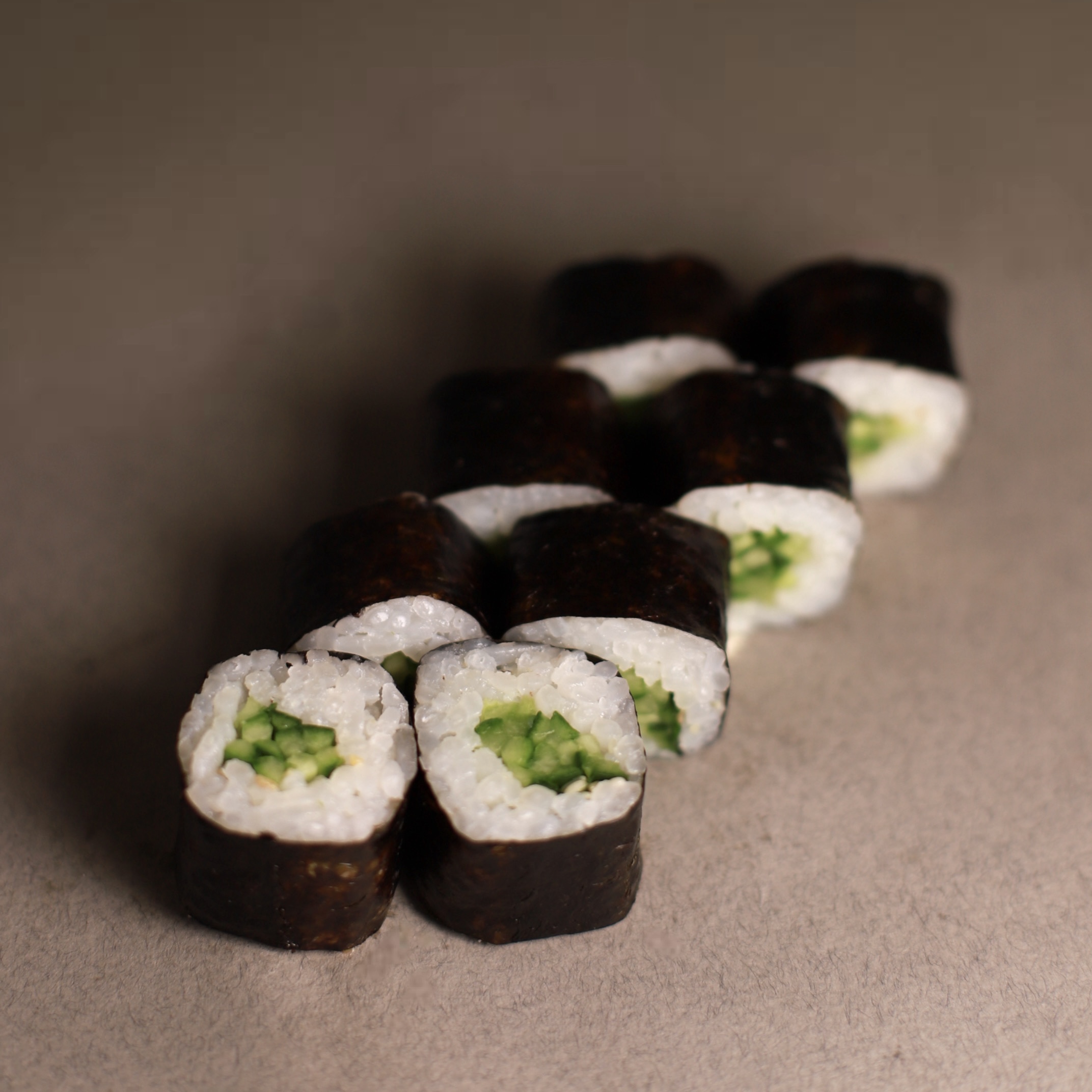 Ролл с огурцом