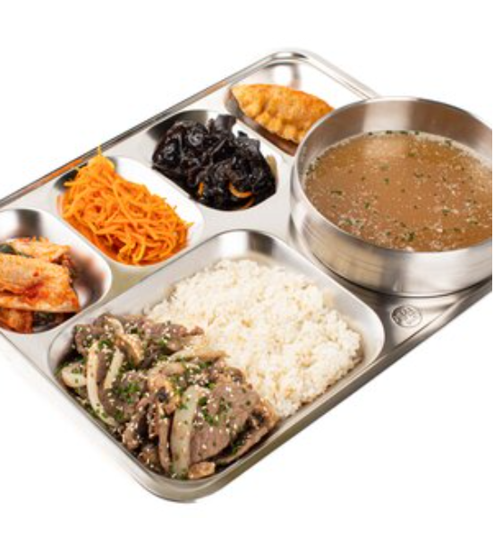 Корейский обед с говядиной пульгоги