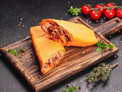 Шаурма с бараниной и грибами в сырном лаваше