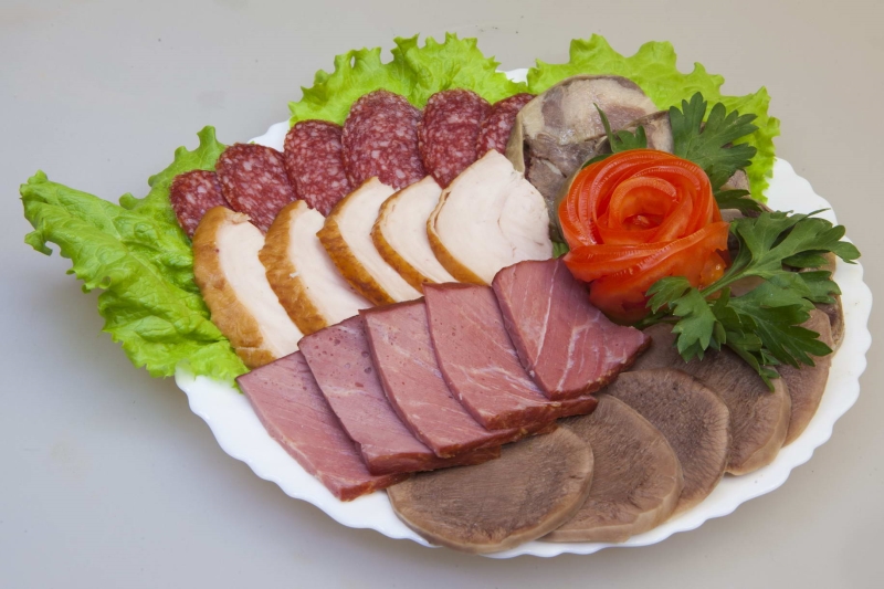 Нарезка мясная деликатесная