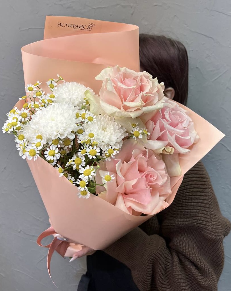 Авторский нежный букет с французскими розами Фрутетто