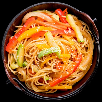 Лапша яичная с овощами