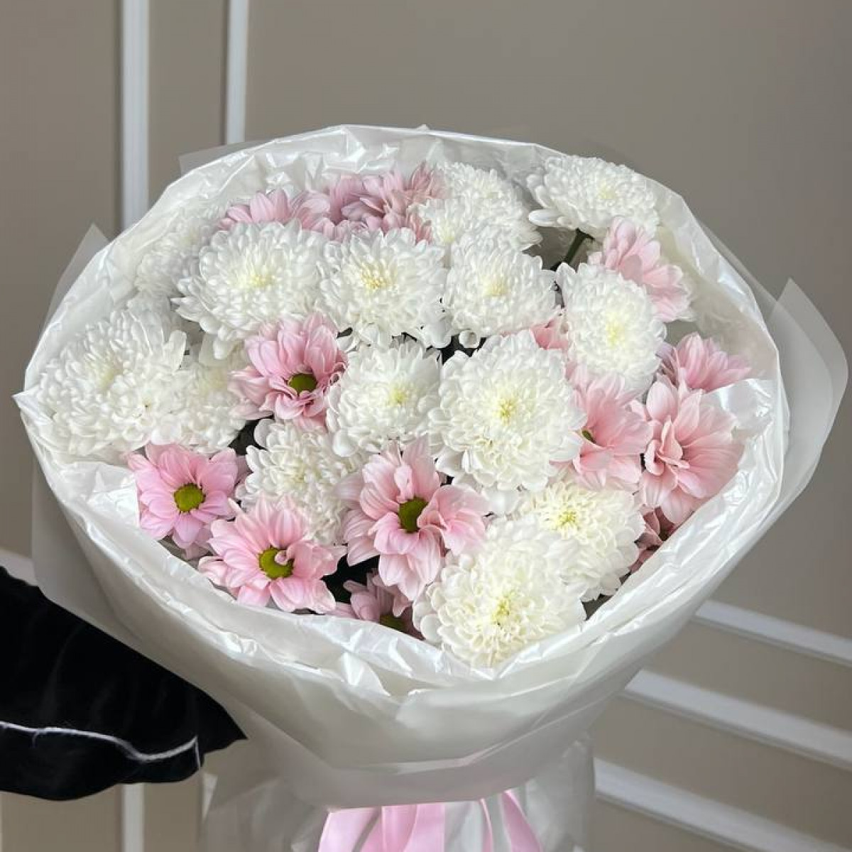 Стойкий букет из хризантем Артикул: 2696