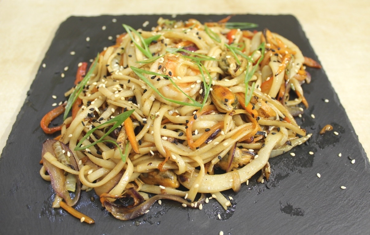 Wok с морепродуктами