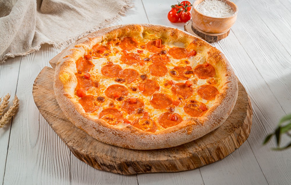 Пицца «Сливочная пепперони»