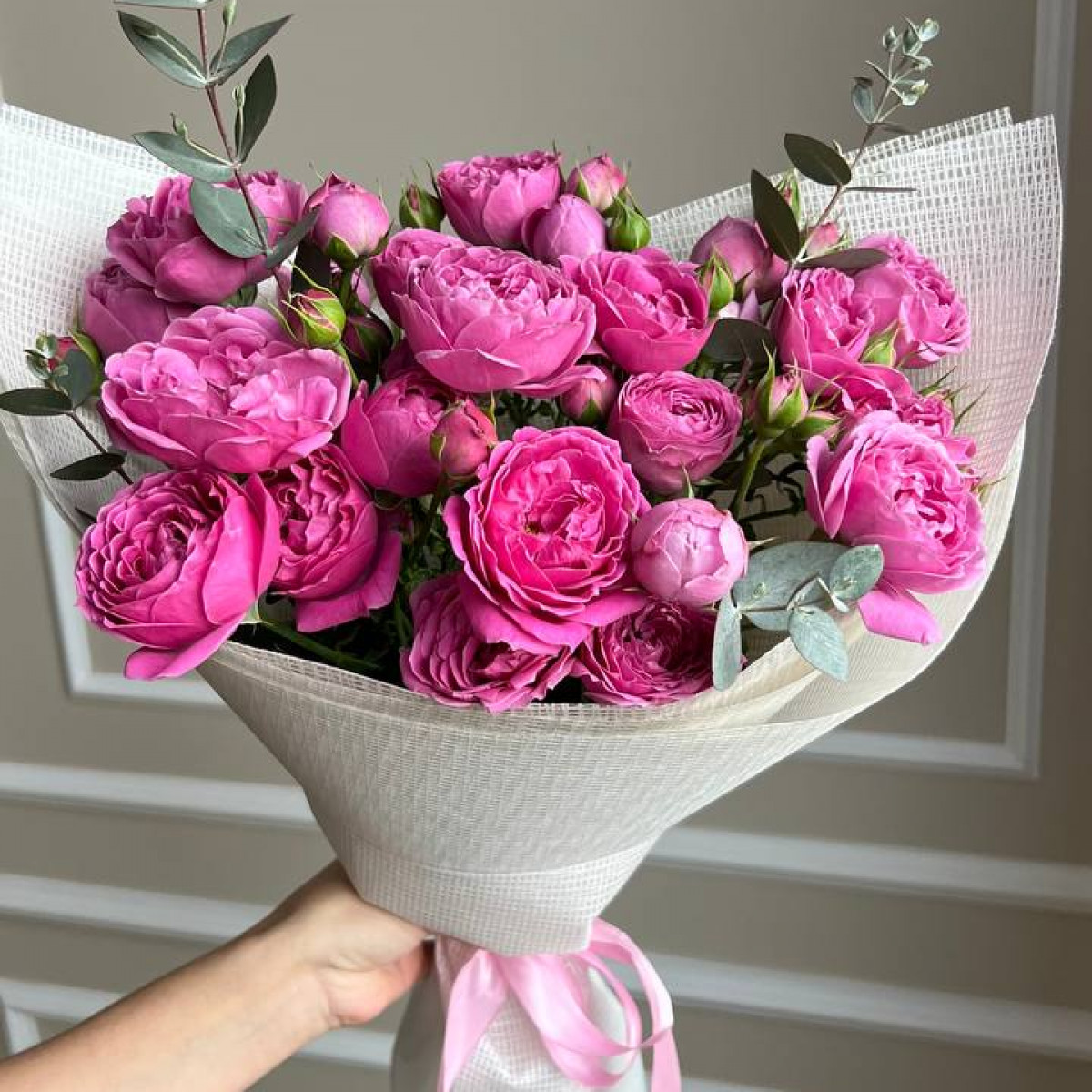 Моно букет из кустовых роз 15 (предзаказ)