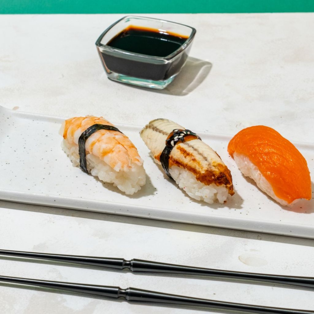 Суши с креветкой