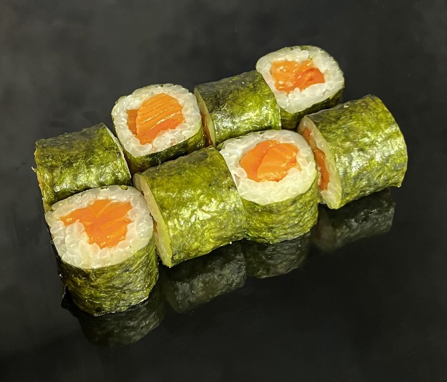 Ролл с лососем