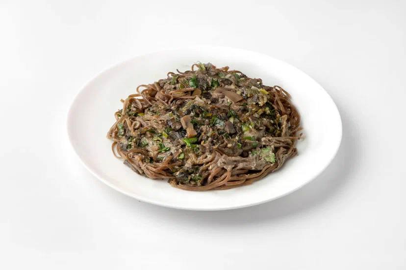 Удон с курицей и овощами