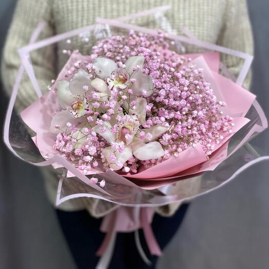 Букет из гипсофилы с цимбидиумом