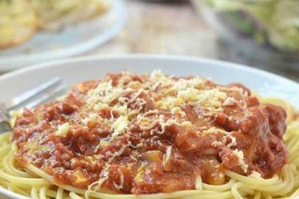 Паста с говядиной и том.соусом