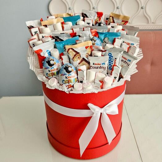 Большой набор киндеров сладостей