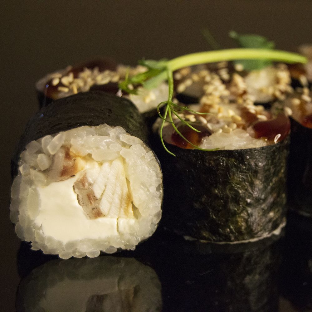 Маки угорь сыр