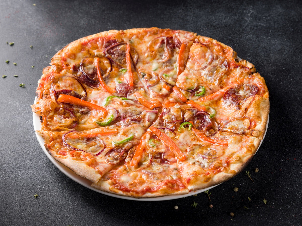 Пицца пеперони