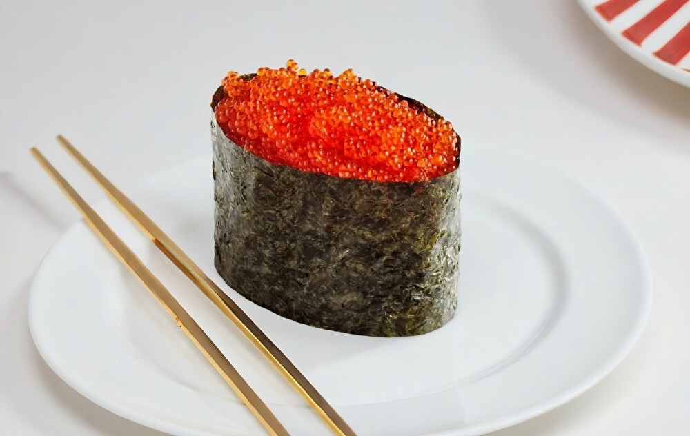 Суши Тобико красная