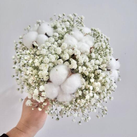Свадебный букет из 7 гипсофил и 5 хлопка