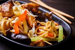 Удон от шеф-повара с курицей