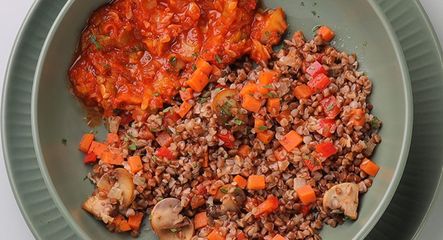 Греча с грибами и домашним лечо