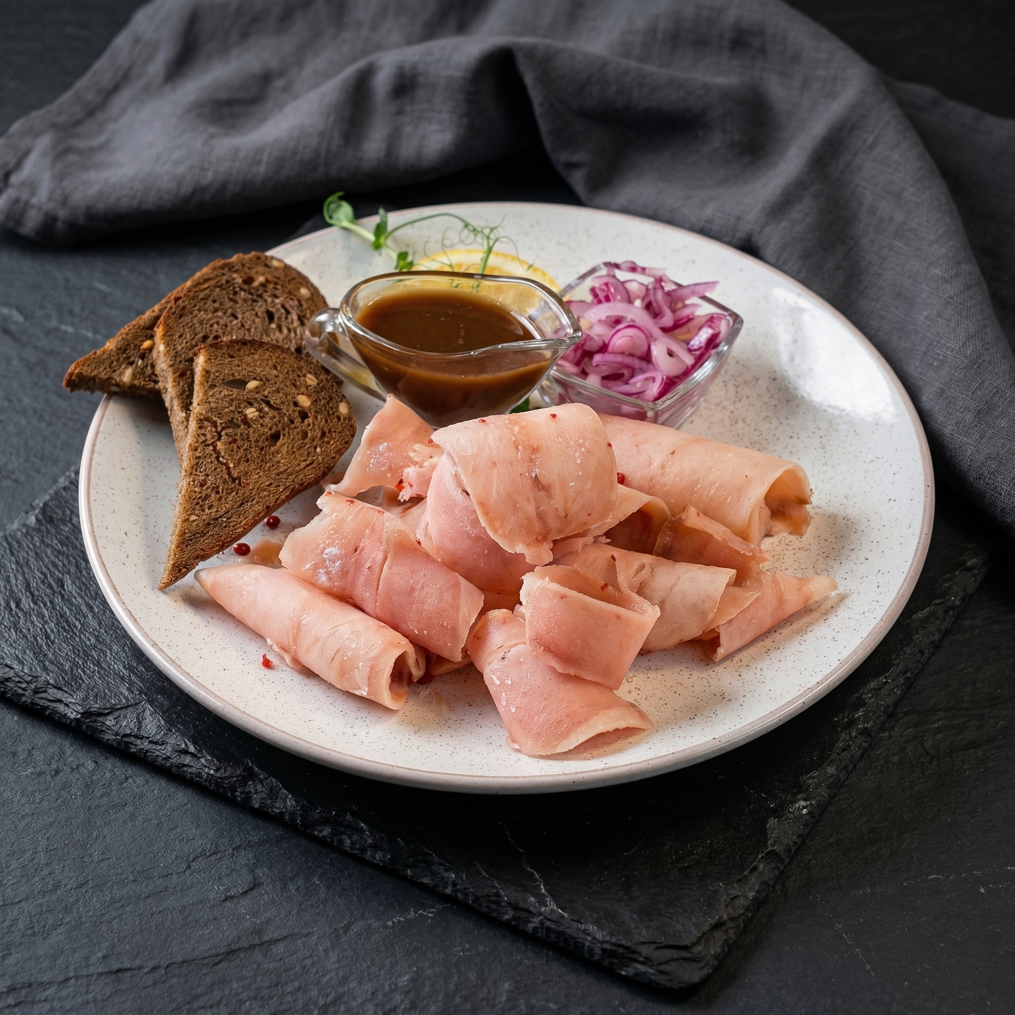 Строганина из пеламиды