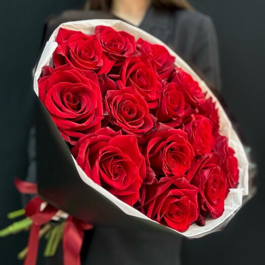 Букет из 15 красных роз Эквадора