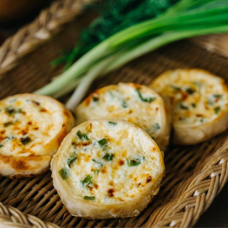 Перепечи с сыром и зеленым луком