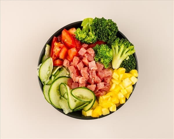 Поке с тунцом и цитрусовым соусом