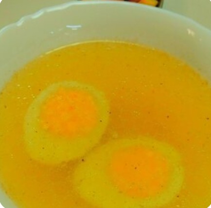 Бульон куриный с яйцом