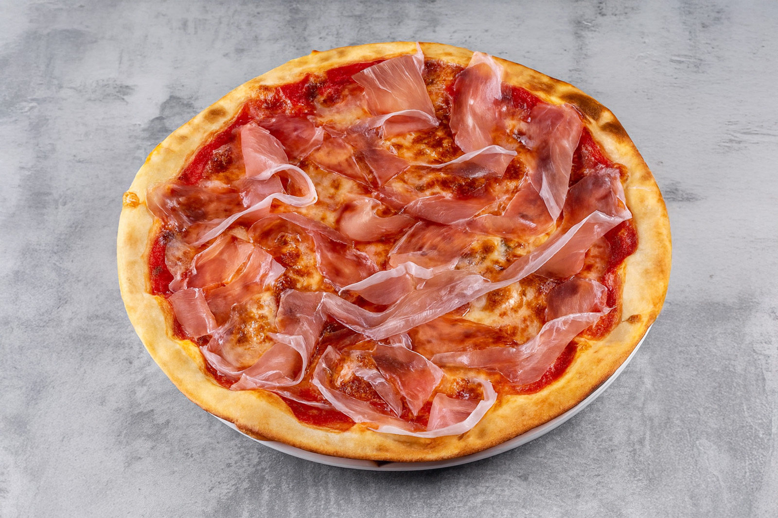 Пицца с пармской ветчиной