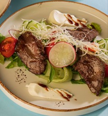 Салат с ростбифом