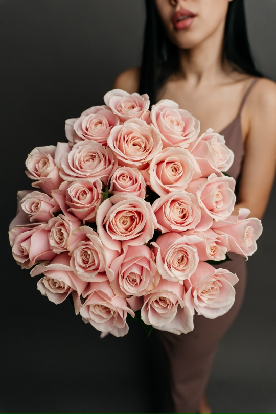 25 белых роз Россия