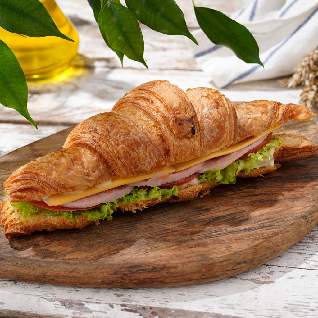 Круассан с ветчиной*