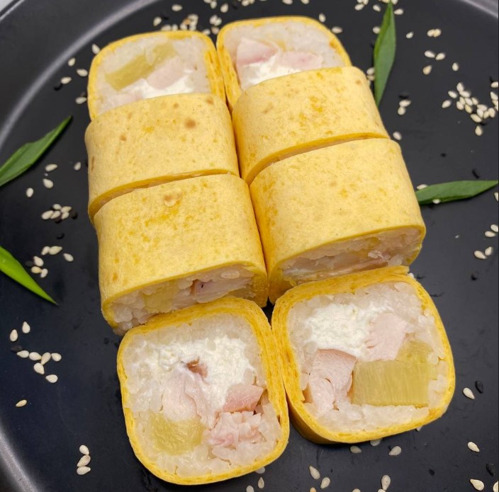 Тортилья с ананасом и копченой курочкой